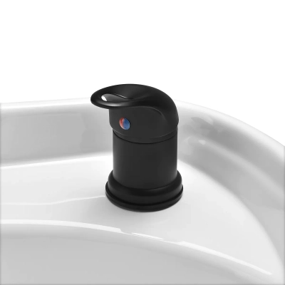 gabbiano-myjnia-fryzjerska-porto-szaro-biala-detal-bateria-mieszacz.webp